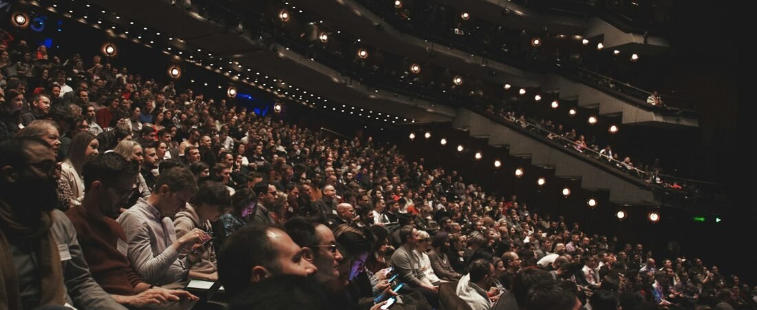 Cómo comunicarte hacia afuera sin sonar igual con todo el mundo